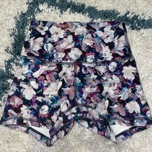 Lulu lemon align shorts size 4